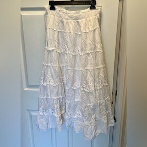 Kaktus Elegant White Tiered Maxi Skirt